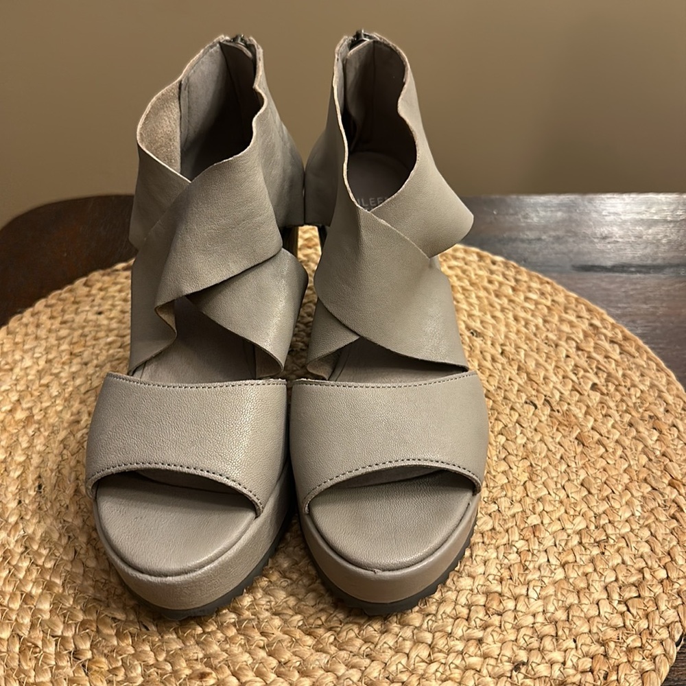 Eileen Fisher Sport Criss Cross Platform Sandal Gray 7.5